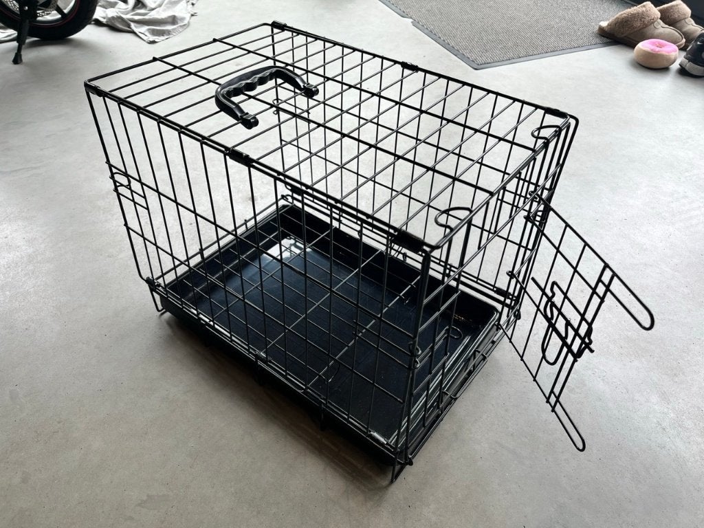 Kleine hondenbench / opvouwbare reis bench 48 x 30 x 39 cm, Dieren en Toebehoren, Ophalen of Verzenden, Zo goed als nieuw