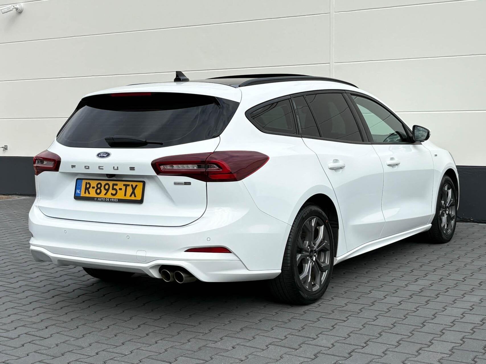 Ford Focus Wagon 1.0 EcoBoost Hybrid 125pk ST Line | Panoram, Dealer onderhouden, Gebruikt, Wit, Origineel Nederlands