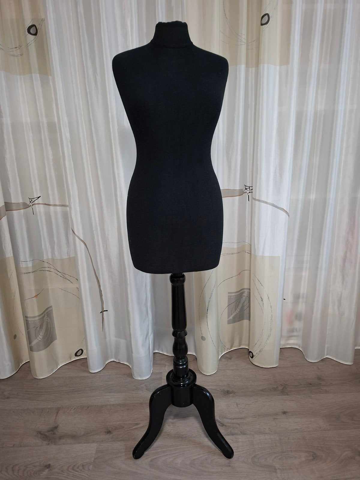 Antieke Vintage Paspop Zwart Fluweel op Houten Voet, Ophalen