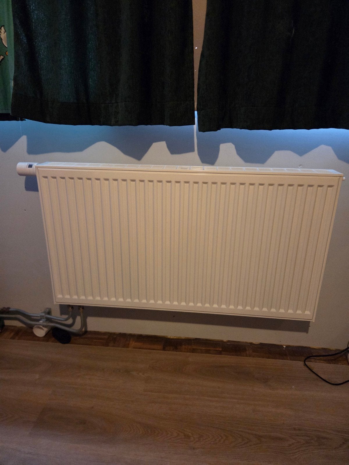 Radiator Henrad Premium 
ECO T22 H600xL1100 
1779W LINKS, Ophalen, 30 tot 80 cm, Radiator, Zo goed als nieuw