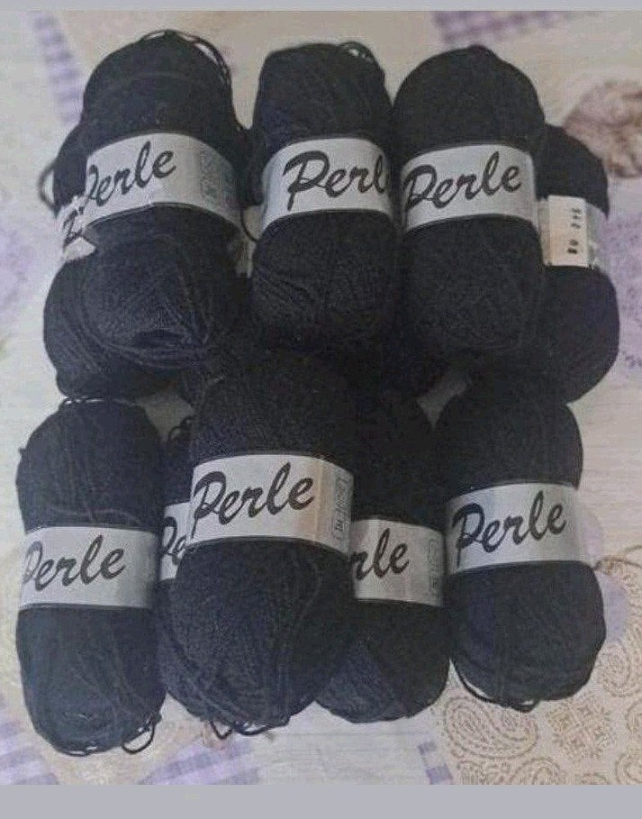 Partijtje Lammy Perlé garen - 12 bollen zwart, Hobby en Vrije tijd, Ophalen of Verzenden, Nieuw, Breien of Haken, Wol of Garen