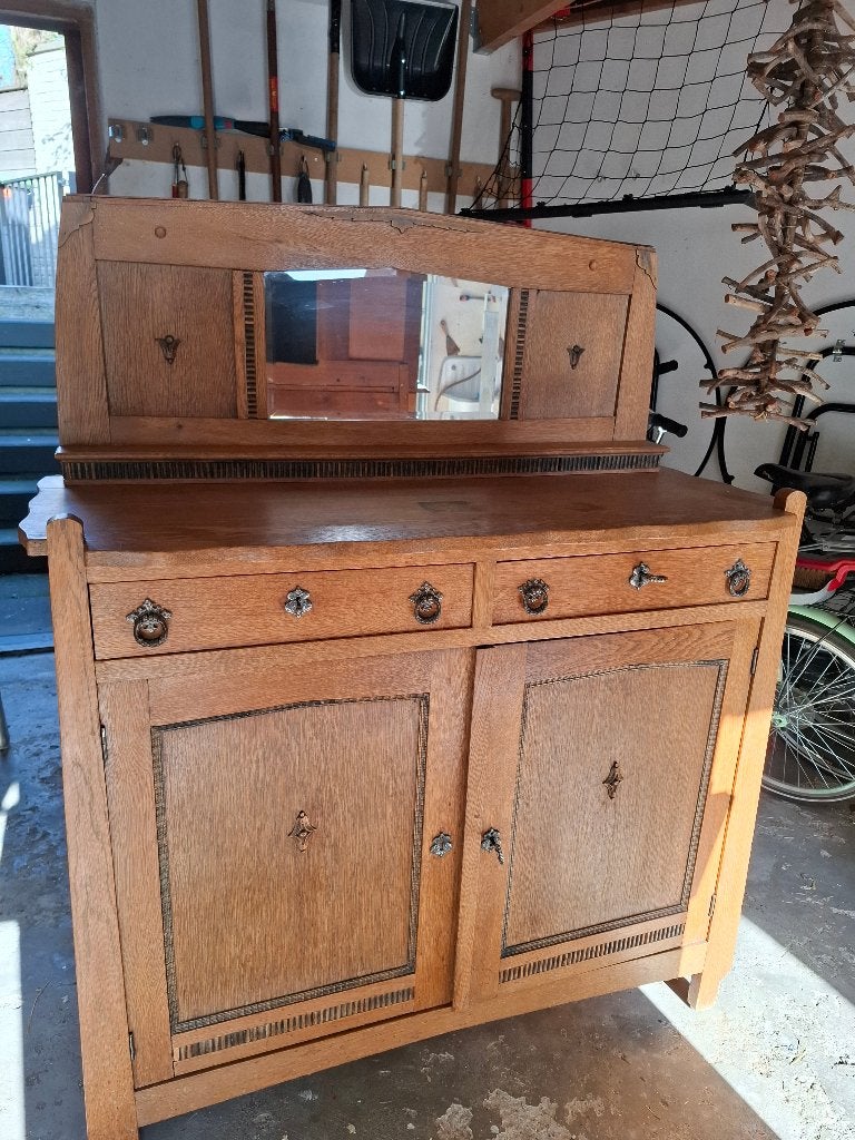 Antiek dressoir, Ophalen
