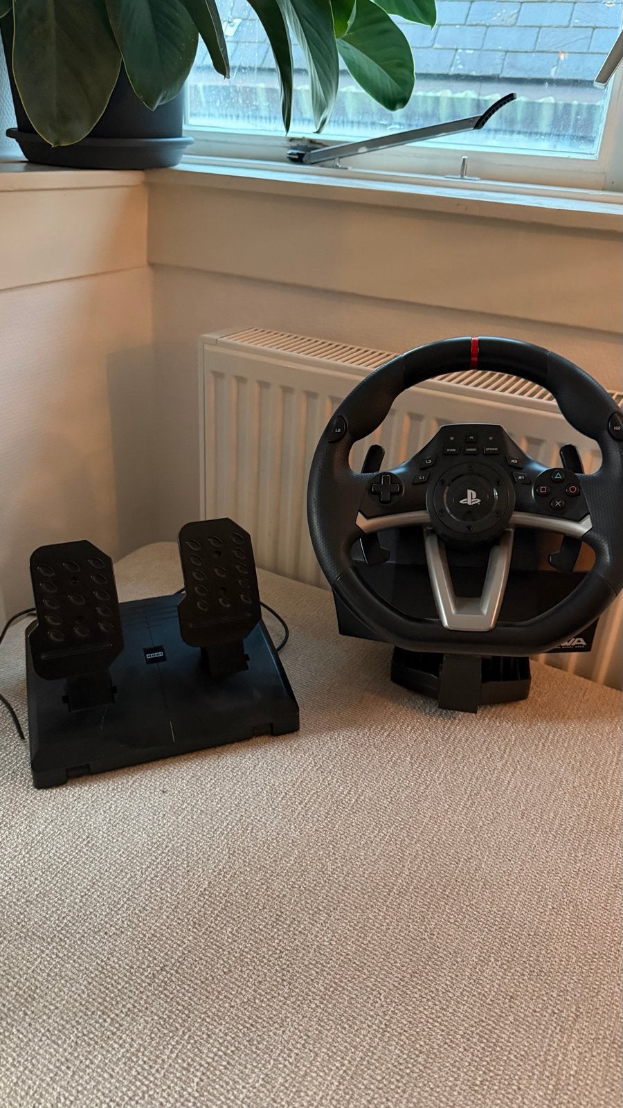 Hori Racestuur en Pedalen voor PlayStation en PC, Spelcomputers en Games, Racestuur, Zo goed als nieuw, Hori, PlayStation