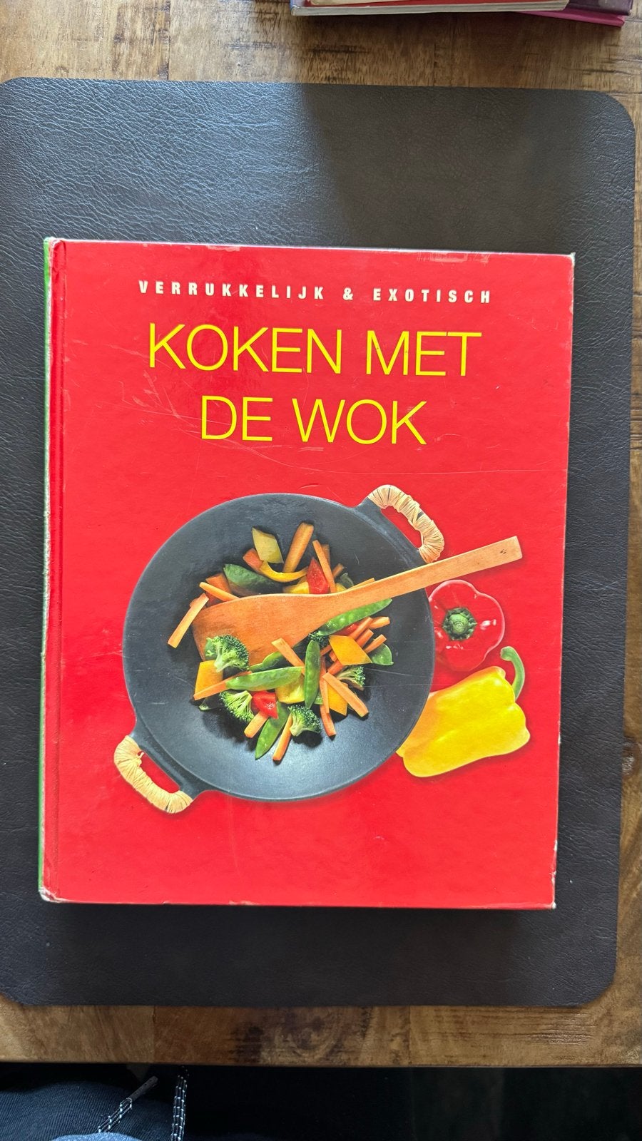 Koken met de Wok - Verrukkelijk & Exotisch Kookboek, Gelezen, Hoofdgerechten, Azië en Oosters, Ophalen of Verzenden