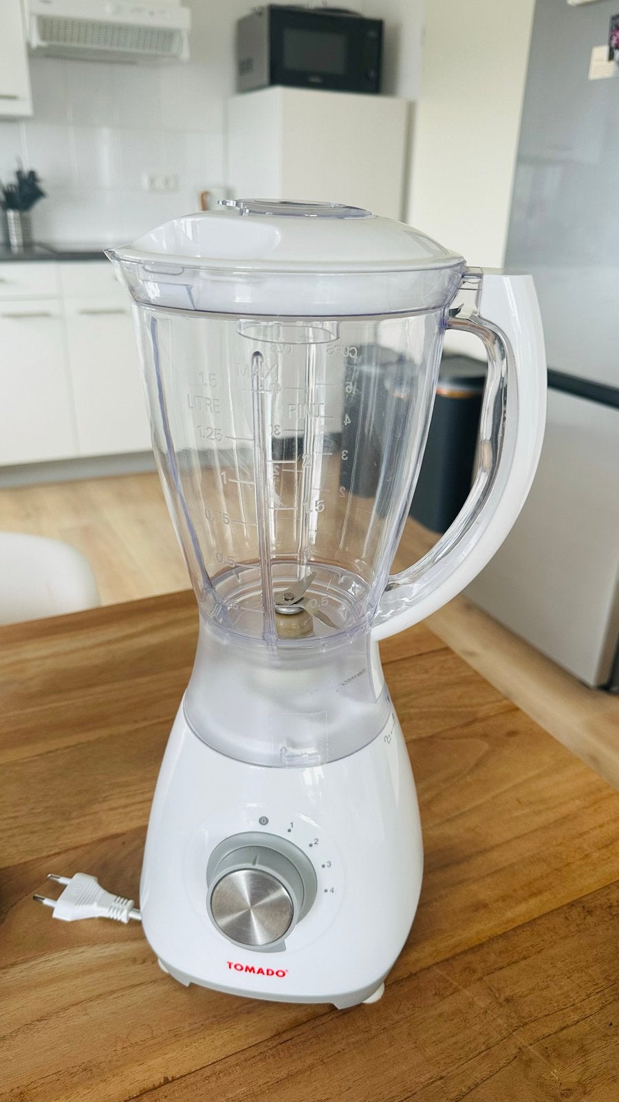 Tomado Blender - Wit - 1.5 Liter - gebruikt, Ophalen of Verzenden, Gebruikt, Blender