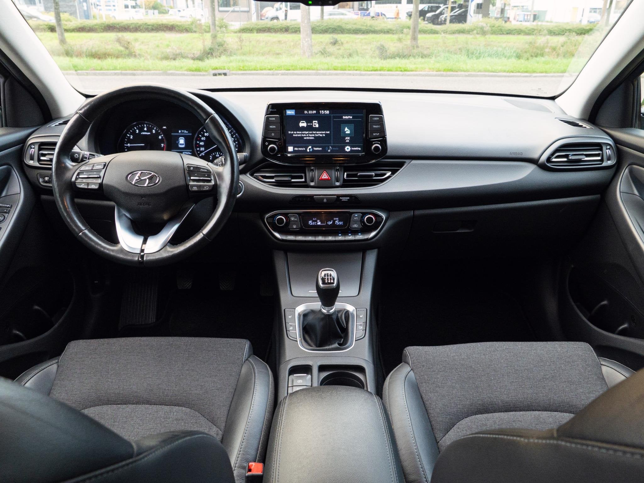 Hyundai i30 1.0 T-GDi MHEV Comfort|Camera|Carplay|, Auto's, Voorwielaandrijving, Stof, Gebruikt, Euro 6
