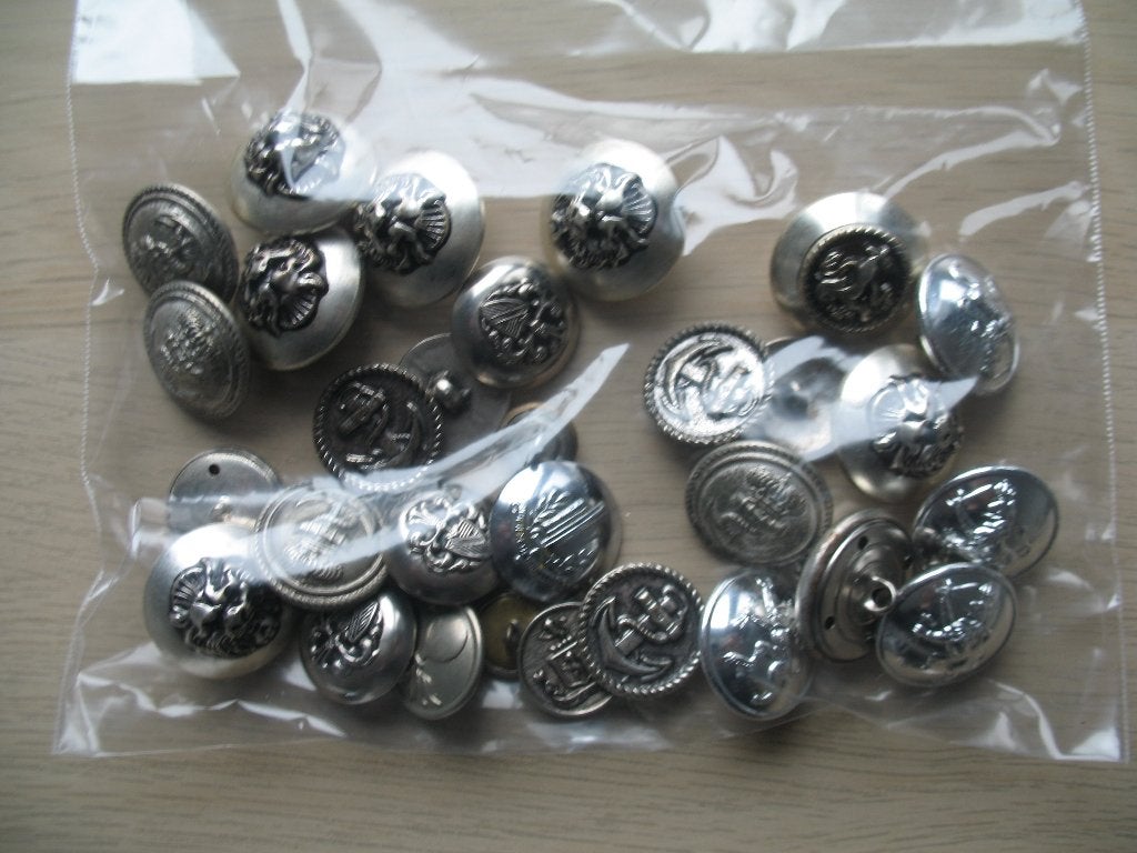 Vintage Lot Zilverkleurige Bol Knopen Militair / Marine Look, Hobby en Vrije tijd, Naaien en Fournituren, Ophalen of Verzenden