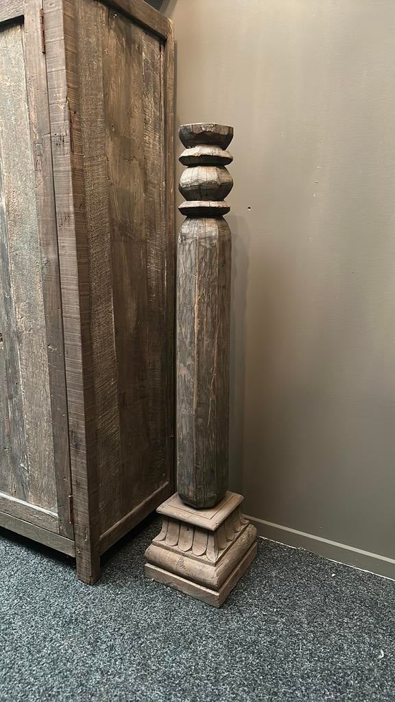 Oude houten pilaar met houten poer, Antiek en Kunst, Ophalen