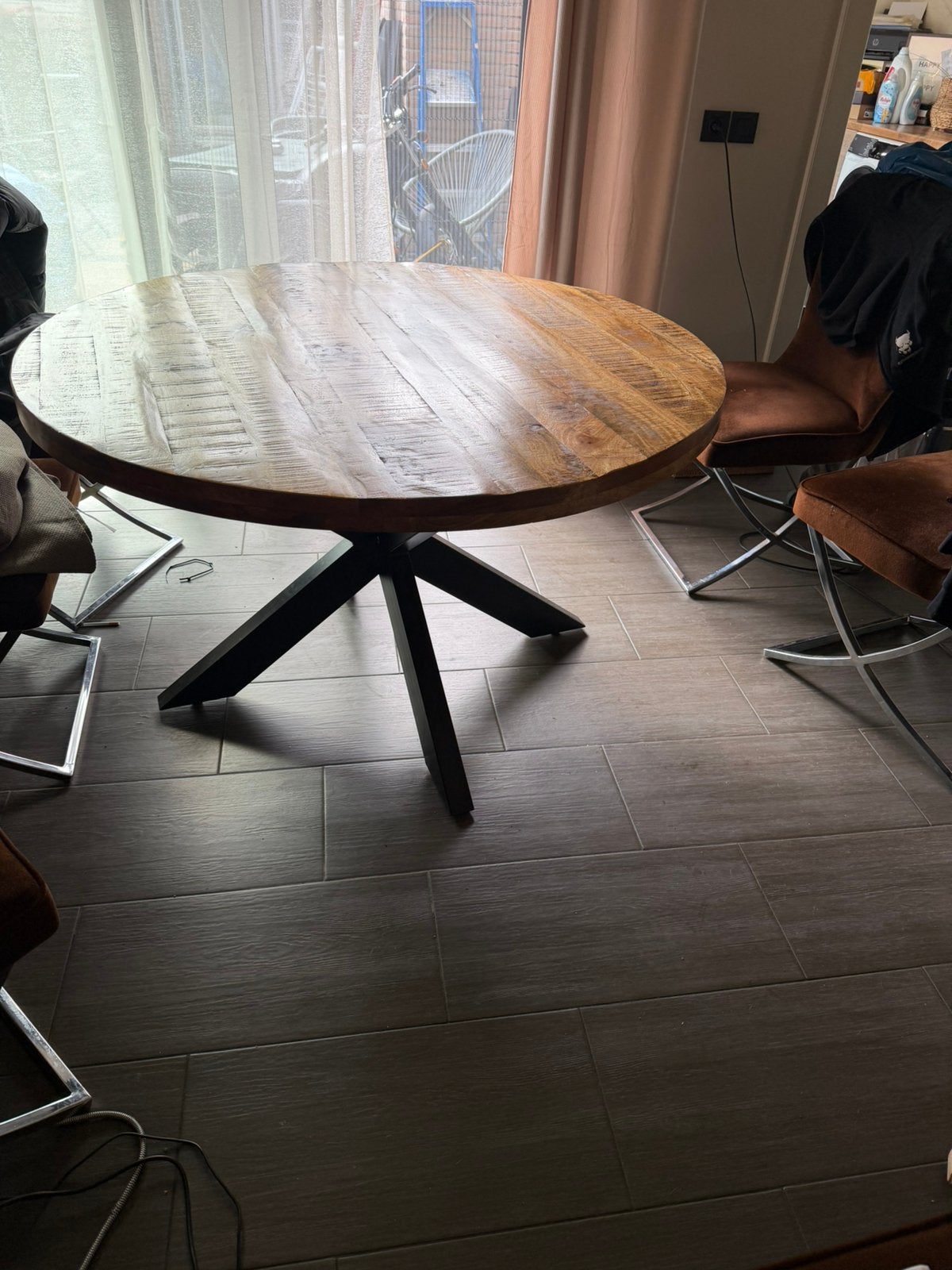 Te koop mango houten tafel, Huis en Inrichting, Tafels | Eettafels, Ophalen of Verzenden, Zo goed als nieuw, Rond, 100 tot 150 cm