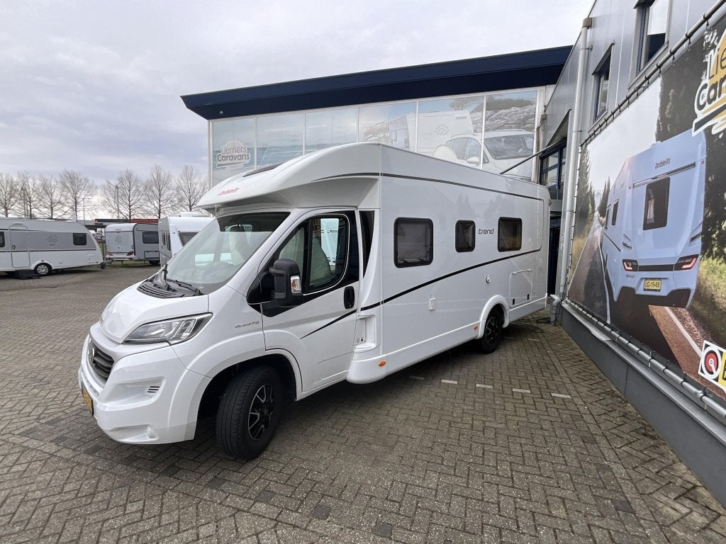 Dethleffs Trend 7017 T ENKELE BEDDEN-AUTOMAAT, Caravans en Kamperen, Campers, Automaat, Chemisch toilet, Ringverwarming, Fiat