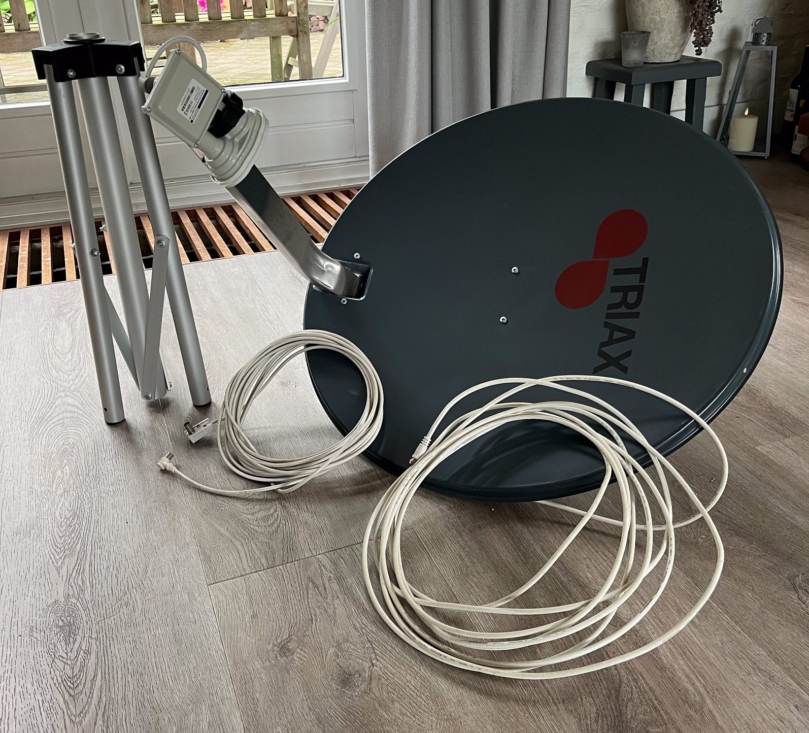 Triax Schotelantenne, Audio, Tv en Foto, Schotelantennes, Ophalen, Zo goed als nieuw, (Schotel)antenne, Overige merken