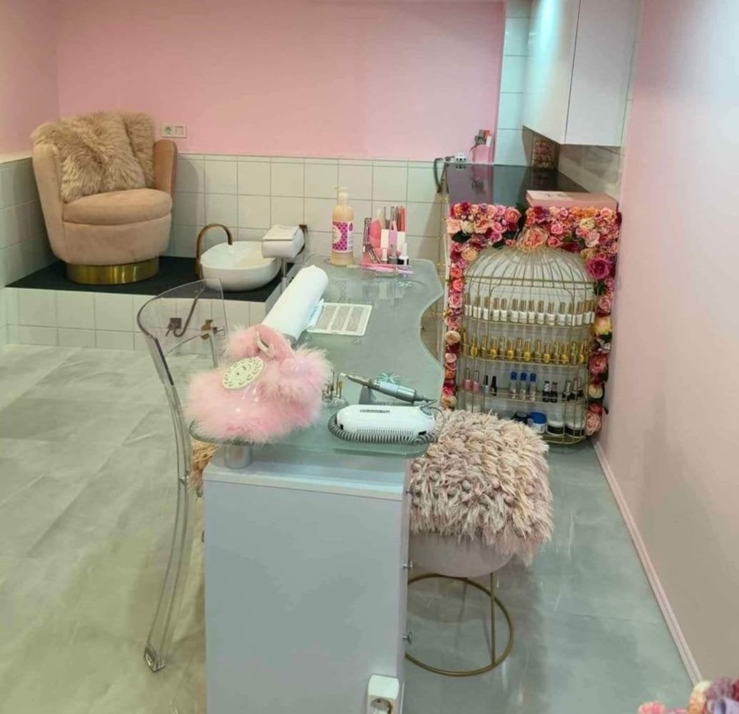 Behandelruimte te huur Nagels/Lashes/PMU/Massage/Wax, Diensten en Vakmensen, Schoonheidsspecialisten | Overige, Huidbehandeling