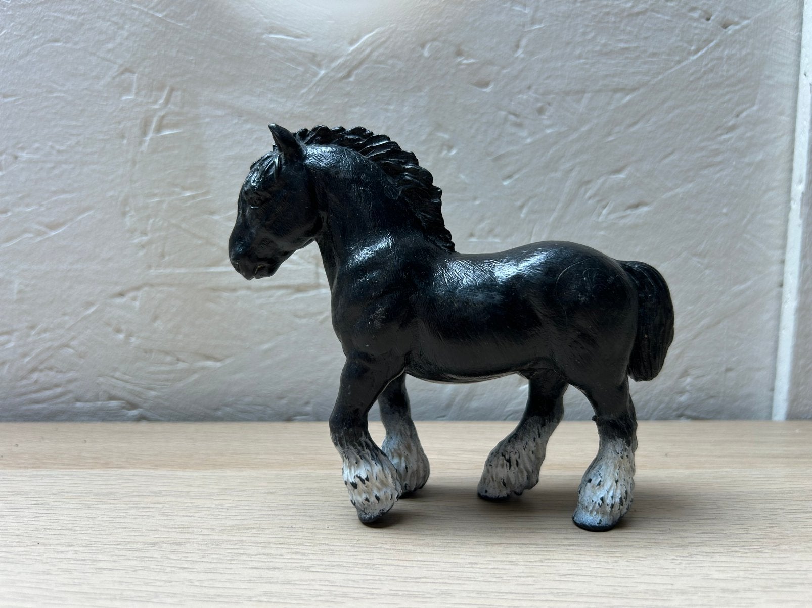 Schleich shire met rechtopstaande manen, Verzamelen, Dierenverzamelingen, Ophalen of Verzenden, Zo goed als nieuw, Paard, Beeldje of Figuurtje