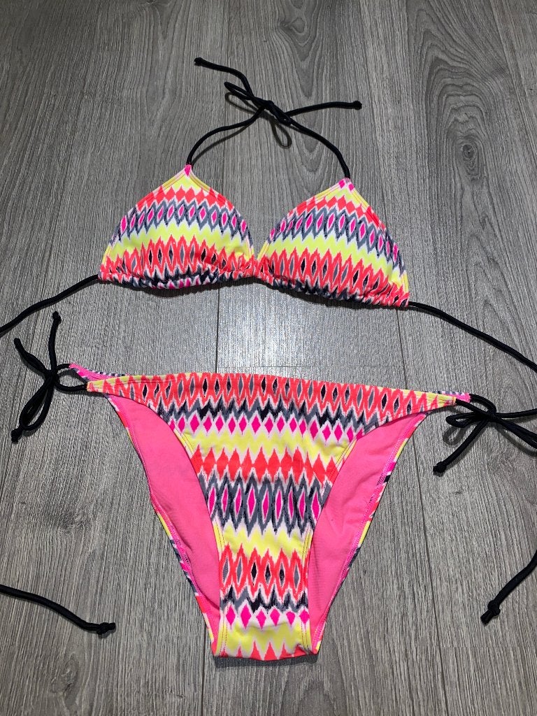 Ocean club neon kleuren triangle bikini zwem setje maat 42, Kleding | Dames, Ophalen of Verzenden, Zo goed als nieuw, Roze, Bikini