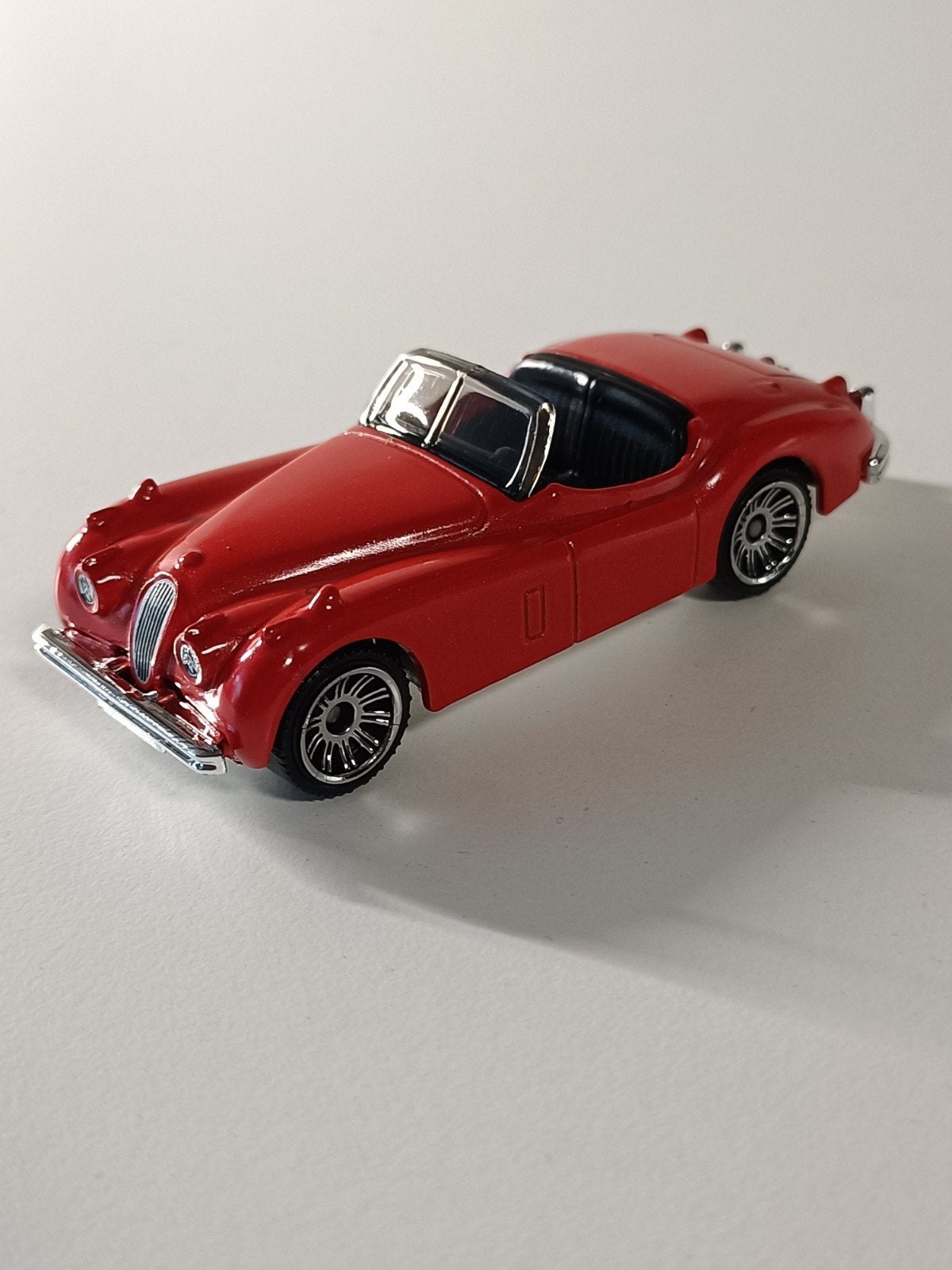 matchbox jaguar XK 120 schaalmodel rood - Zo goed als nieuw, Ophalen of Verzenden