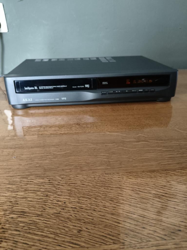 Akai VS-F200 VHS Videorecorder - Intelligent HQ, Audio, Tv en Foto, Videospelers, Ophalen, Gebruikt, VHS-speler of -recorder