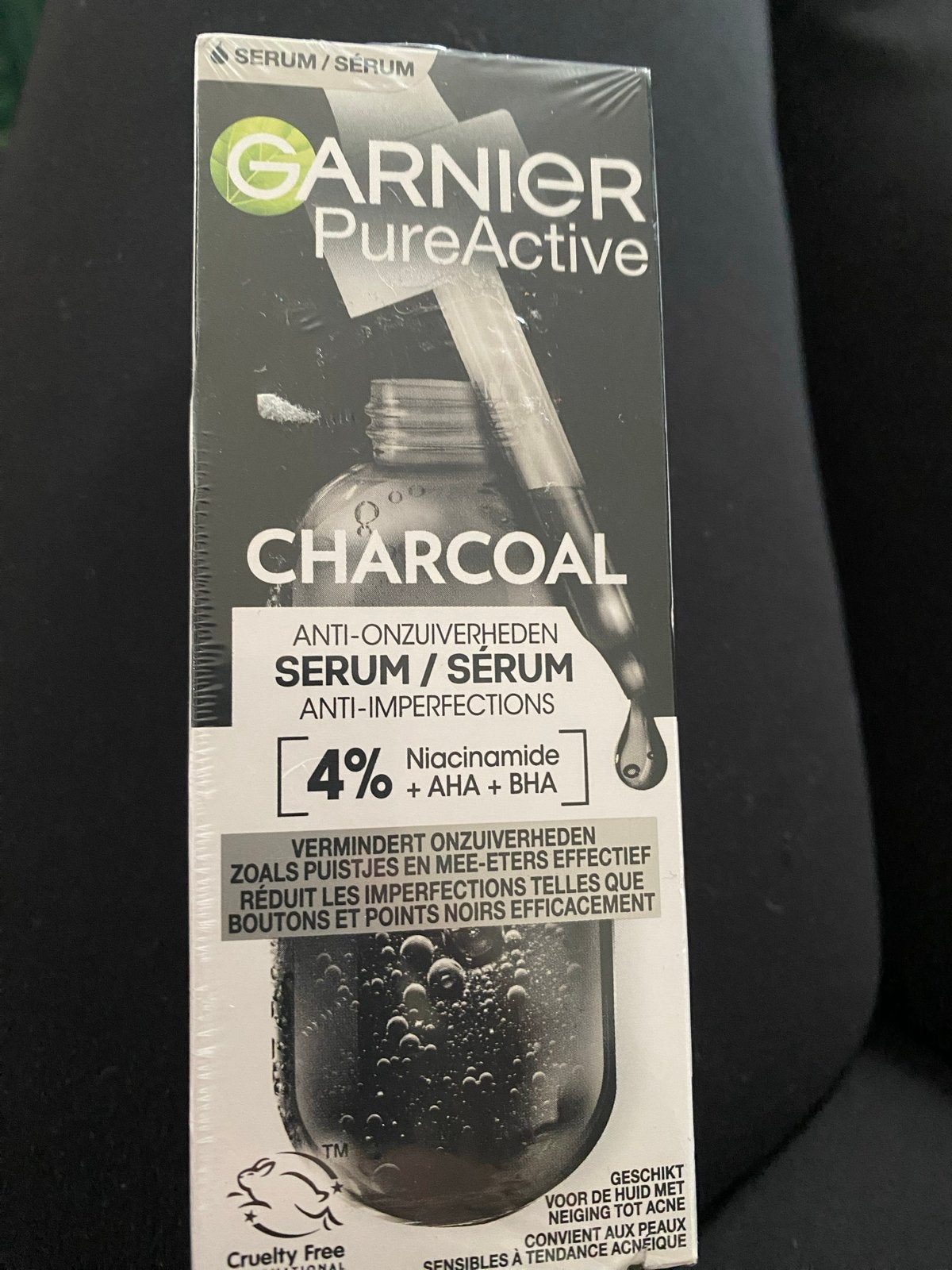 Garnier PureActive Charcoal Serum tegen onzuiverheden, Sieraden, Tassen en Uiterlijk, Ophalen of Verzenden, Nieuw, Gehele gezicht