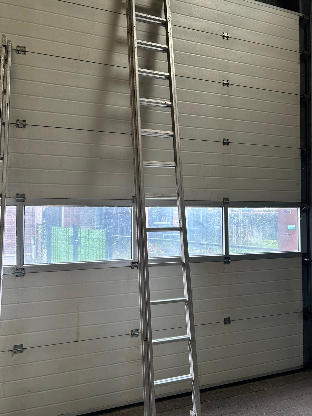 Ladder  schuifladder aluminium 1x11 sports 1x14 sports, Doe-het-zelf en Verbouw, Ophalen, Zo goed als nieuw, 4 meter of meer