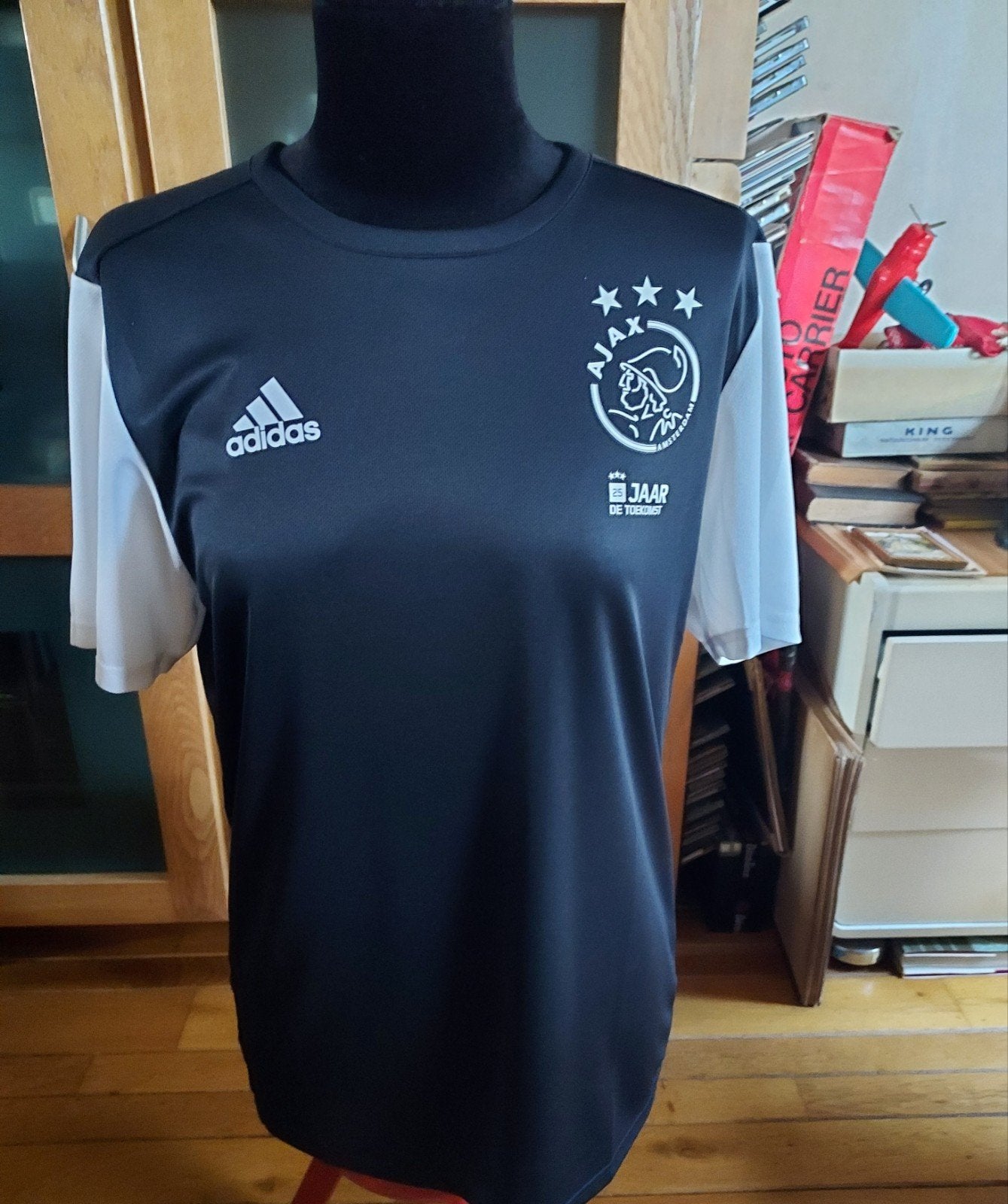 Ajax Jubileum Shirt '25 Jaar De Toekomst' Maat M Nieuw, Maat M, Ophalen of Verzenden, Nieuw, Shirt