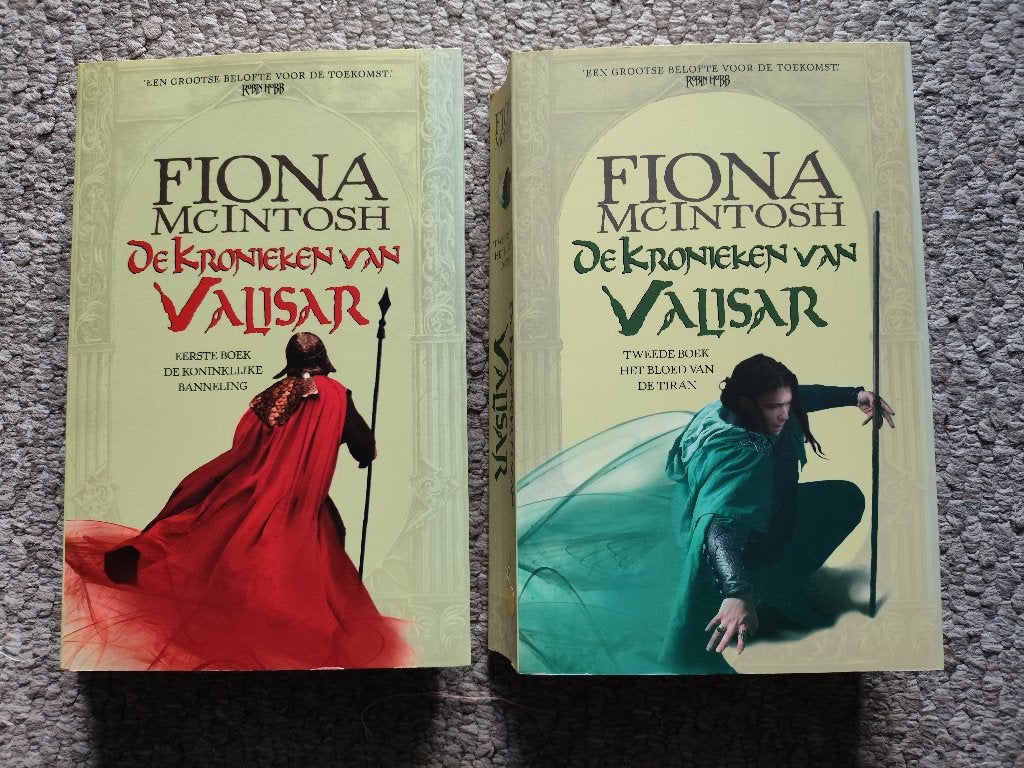 De Kronieken van Valisar 1e en 2e boek in nette staat, Ophalen of Verzenden, Zo goed als nieuw