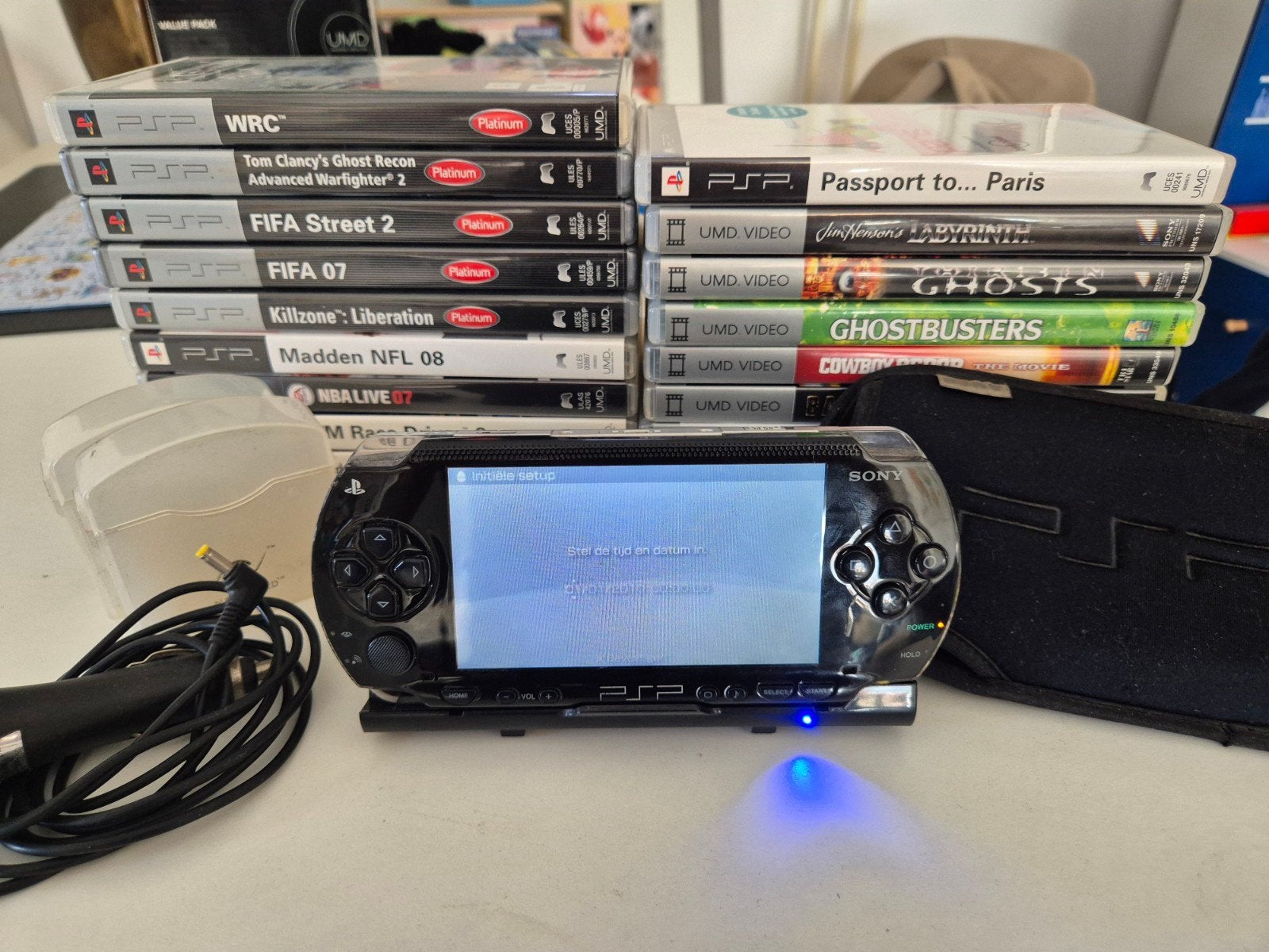 Sony PSP-1004 Value Pack+10 games+9 UMD films+accessoires, Spelcomputers en Games, Spelcomputers | Sony PSP, Ophalen, Gebruikt