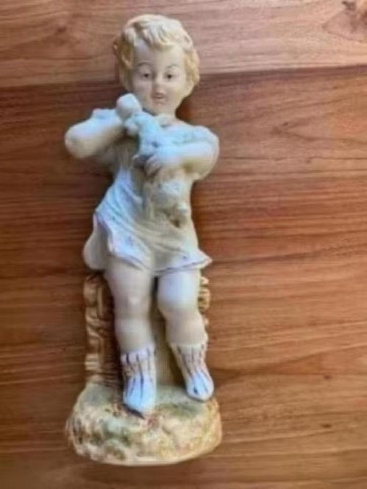 Beeld meisje met konijn ( aardewerk), Ophalen of Verzenden, Gebruikt, Mens