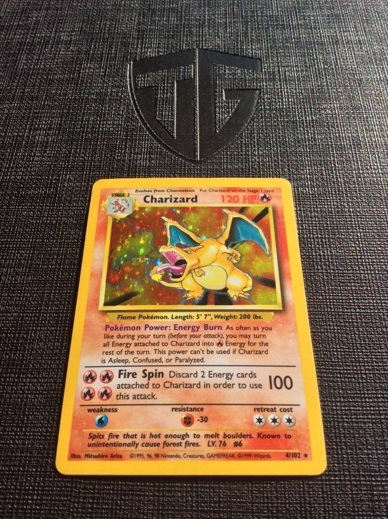 Charizard - Base set 1 - Pokémonkaart, Hobby en Vrije tijd, Ophalen of Verzenden, Zo goed als nieuw, Losse kaart, Foil