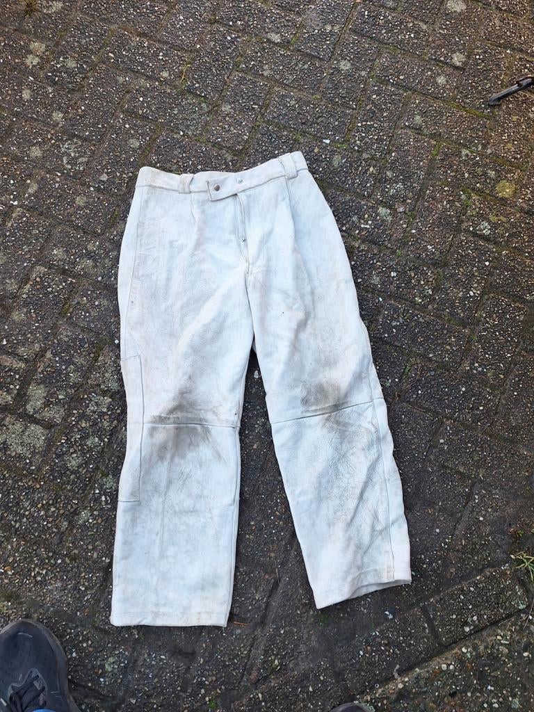Lasbroek +/- 98cm lang bij 41cm breed
Staat geen maat in.
Is, Gebruikt, Ophalen of Verzenden, X, X