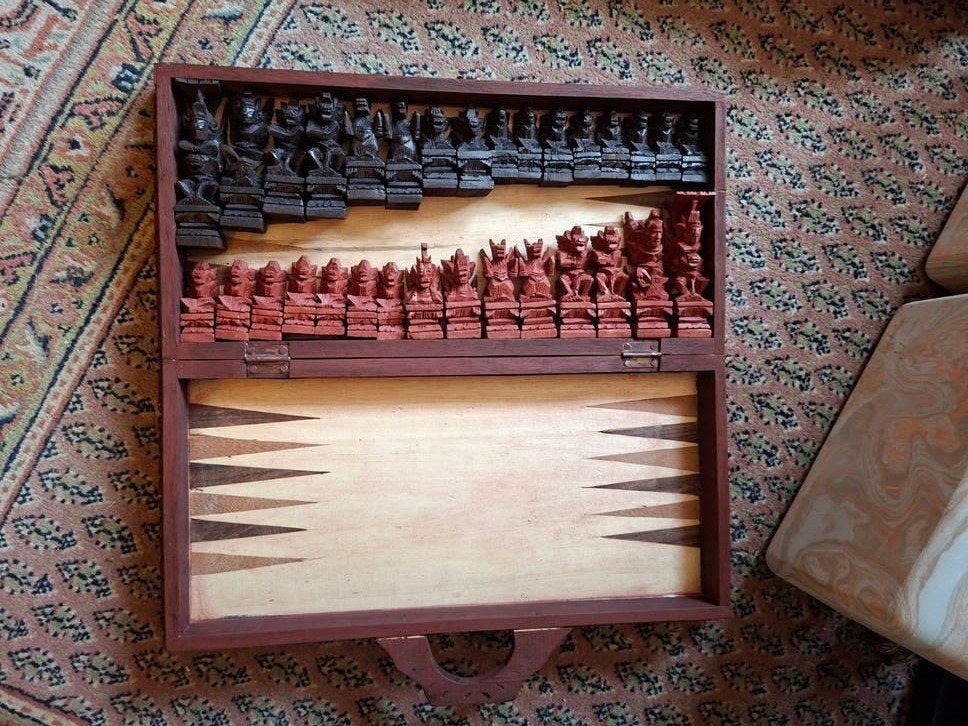 Ramayana Handgestoken Schaakspel & Backgammon, Een of twee spelers, Ophalen of Verzenden, Gebruikt