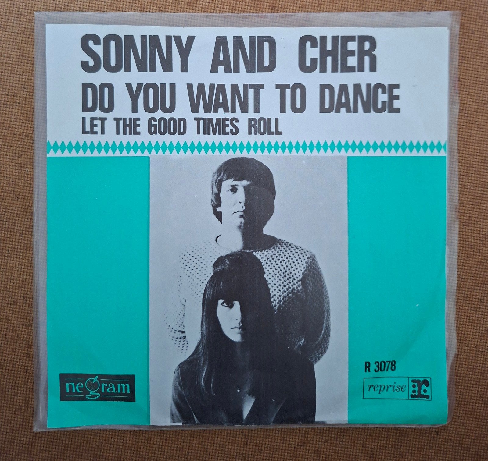 Sonny and Cher  - Do you want to dance  - Single is TOP, Ophalen of Verzenden, Gebruikt, 7 inch, Pop