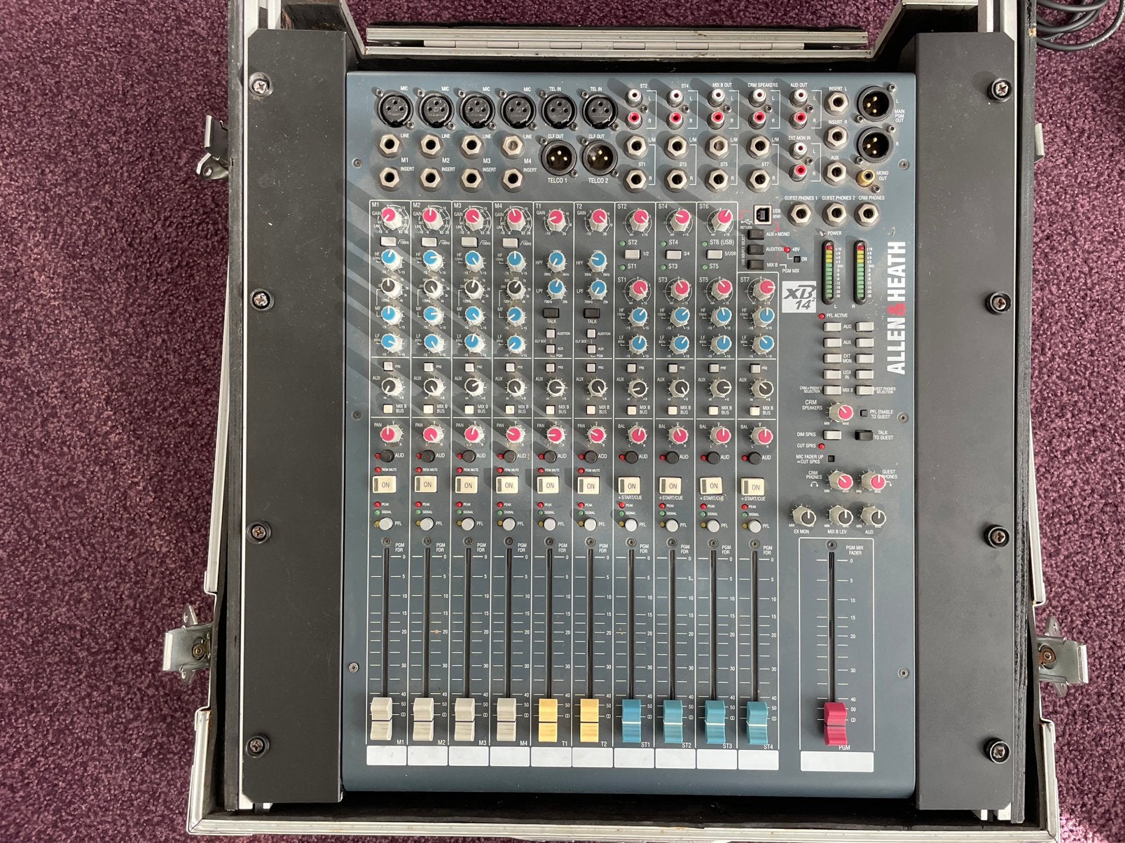 Allen & Heath XB-14 broadcast mixer in flight case, Ophalen, Zo goed als nieuw