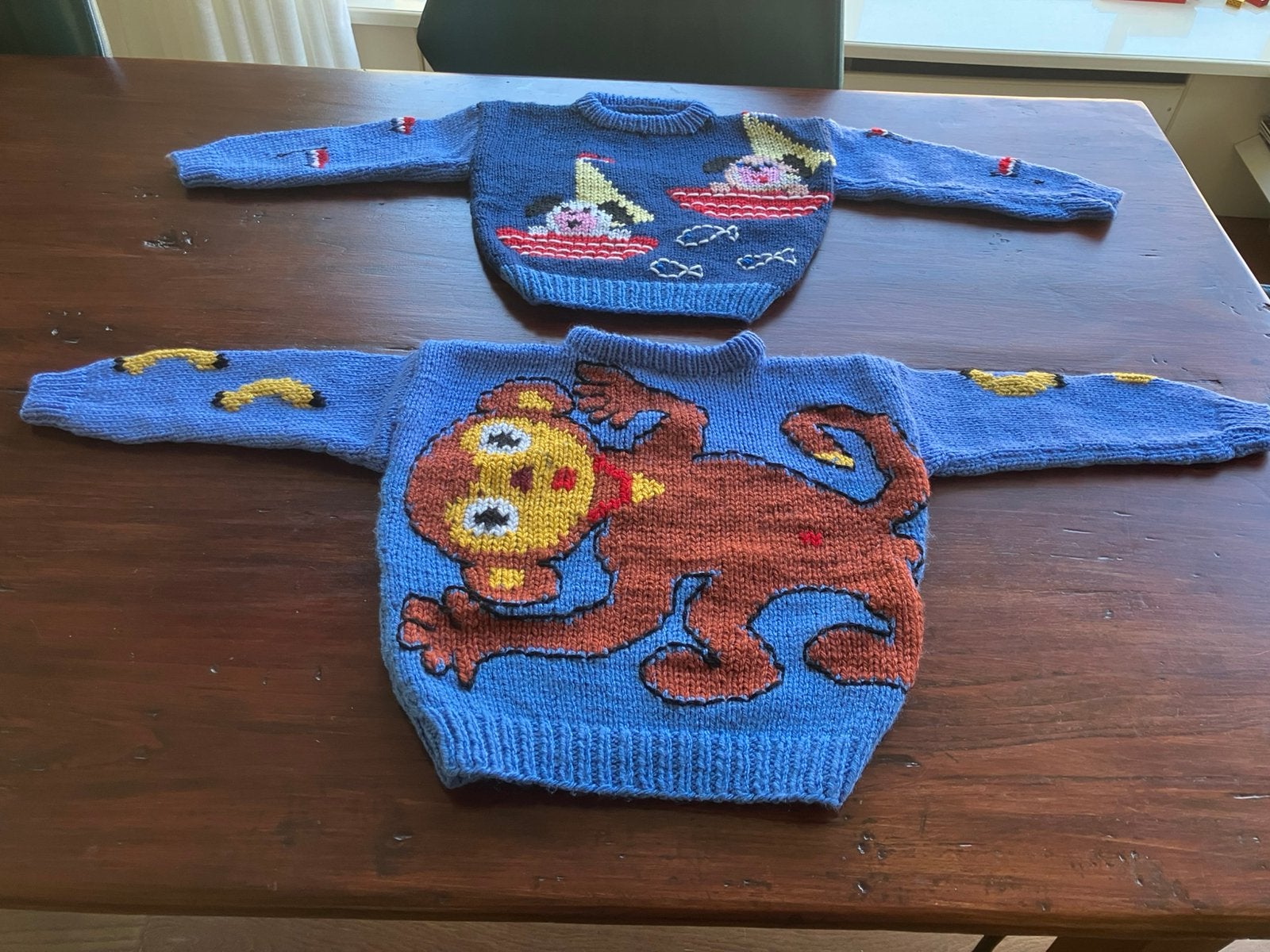 Prachtige  nieuwe gebreide kindetruien met ingebreid motief!, Ophalen, Nieuw, Jongen of Meisje, Trui of Vest