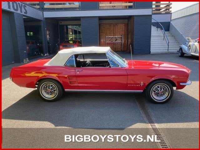 Ford MUSTANG Cabriolet, Auto's, Automaat, Achterwielaandrijving, 4733 cc, Zwart