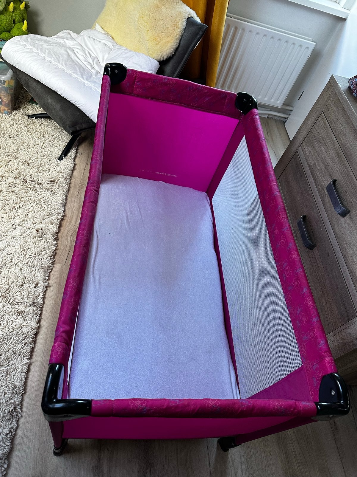 Roze reisbedje voor baby's en peuters, Ophalen, Gebruikt, Reisbedje