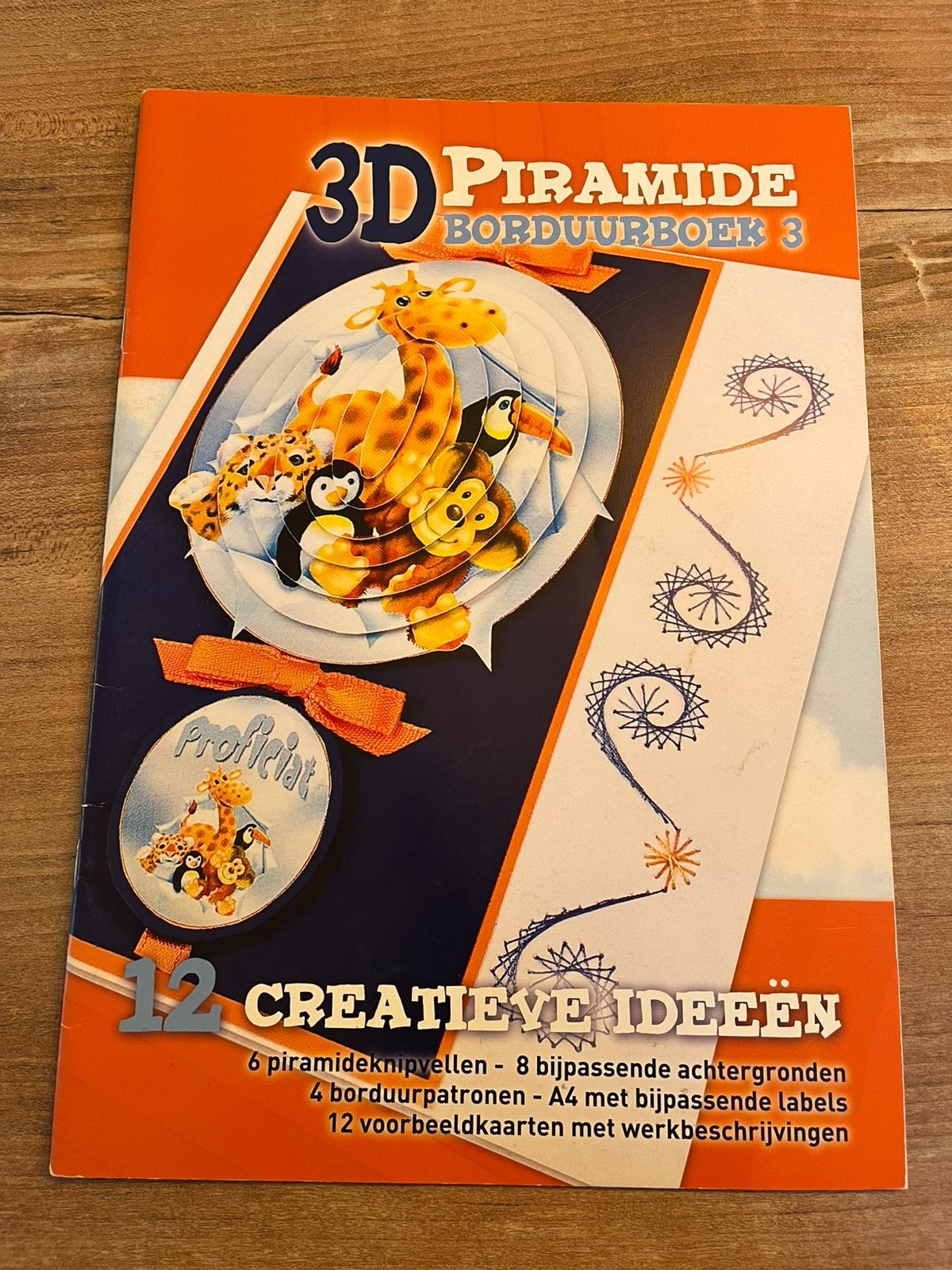 3D Piramide borduurboek, Hobby en Vrije tijd, Kaarten | Zelf maken, Ophalen, Zo goed als nieuw, Overige thema's, Knipvel