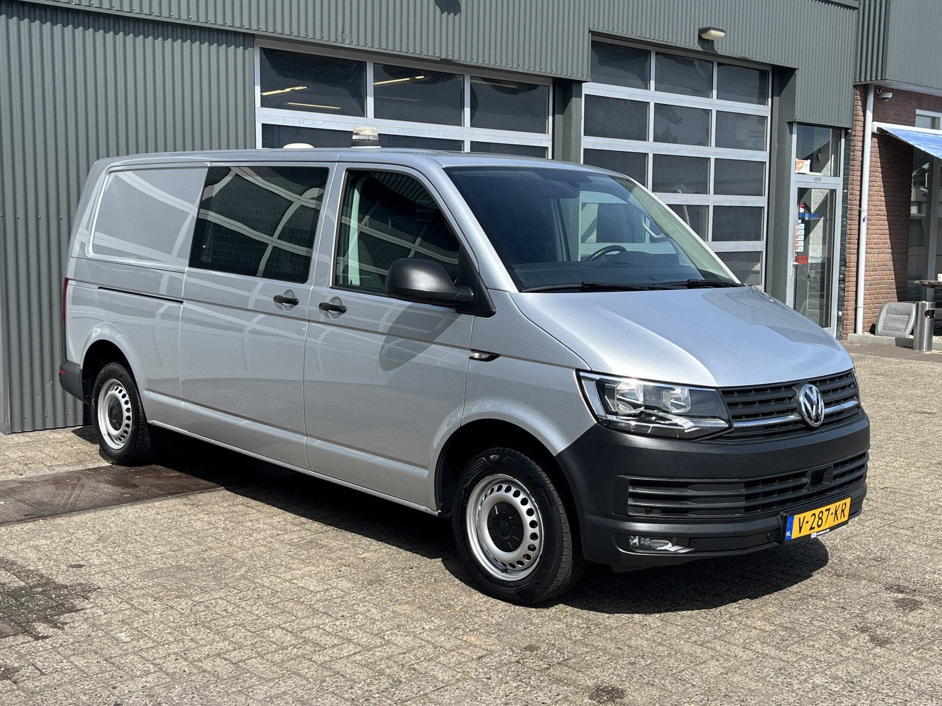 Volkswagen Transporter 2.0 TSI L2H1 Benzine Dubbele Schuifde, Voorwielaandrijving, Stof, Gebruikt, 4 cilinders