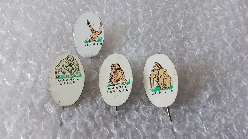 4 verschillende speldjes van APEN., Ophalen of Verzenden, Zo goed als nieuw, Overige onderwerpen