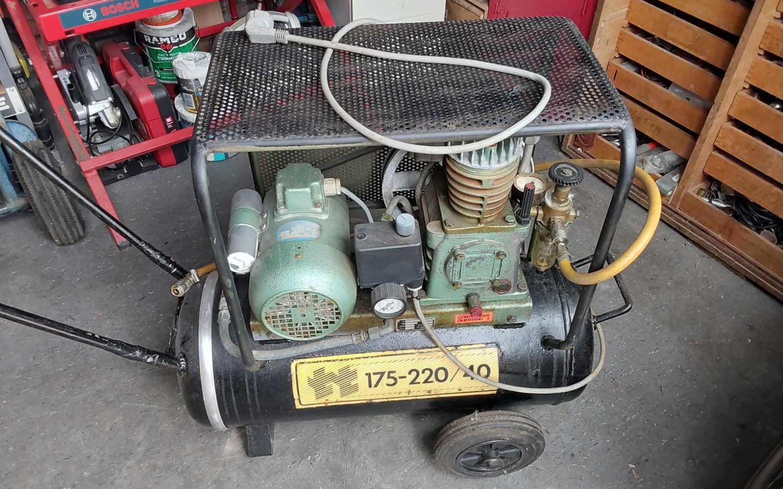 Gebruikte compressor 175-220/40 met 40 liter tank, Ophalen