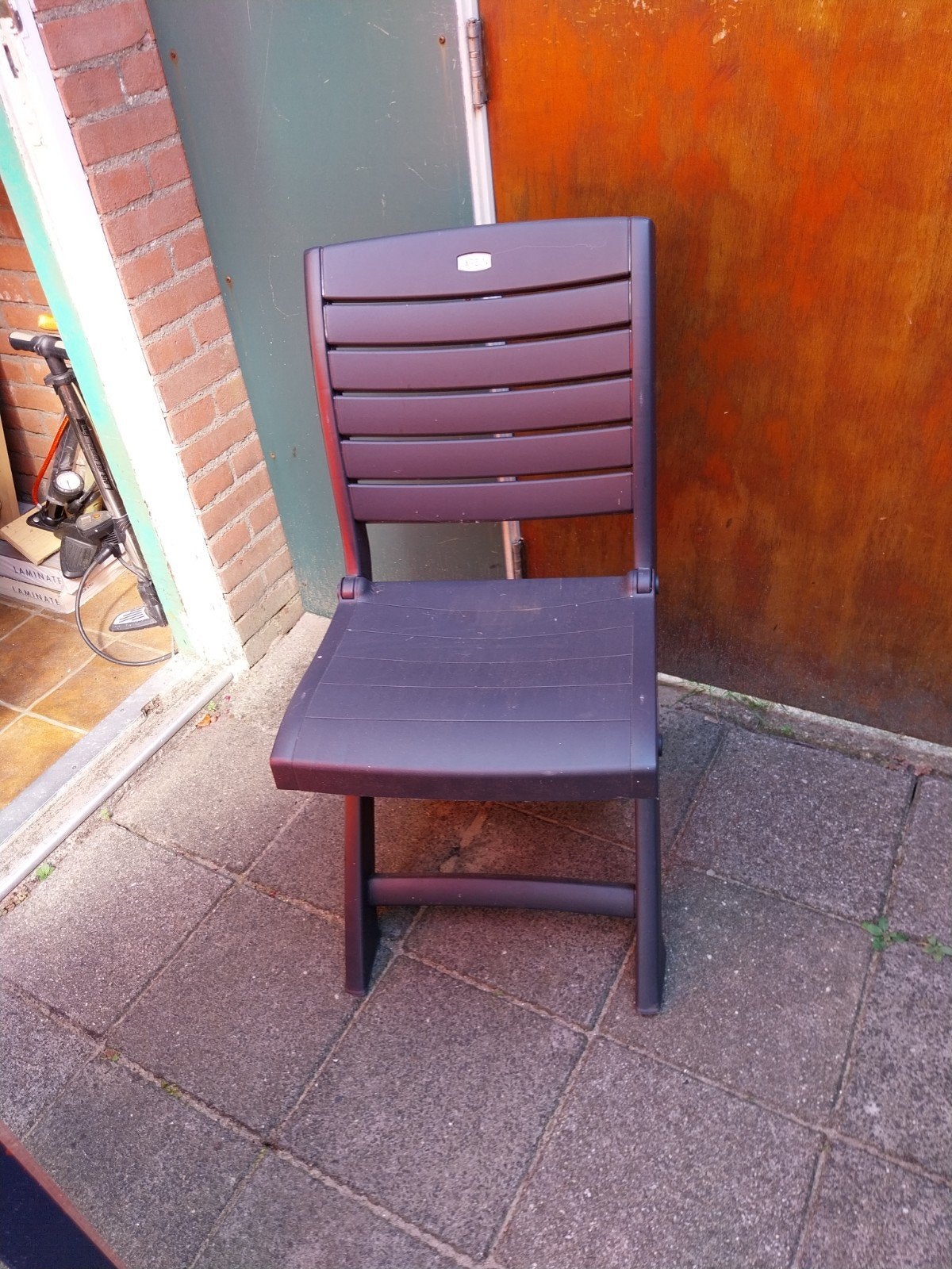 3 klapstoelen in goede staat. zijn niet volledig plat op te, Ophalen, Inklapbaar