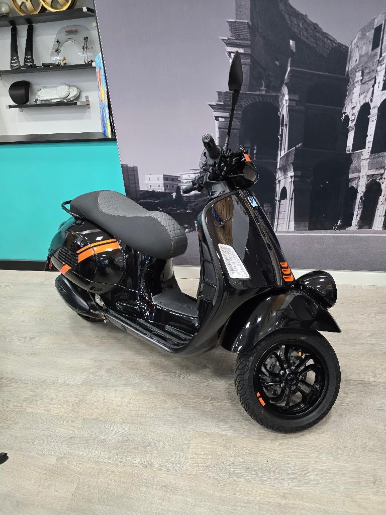 Vespa GTV 300 RST nero convinto, Particulier, Minimaal motorrijbewijs A2, Automaat, 1 cilinder