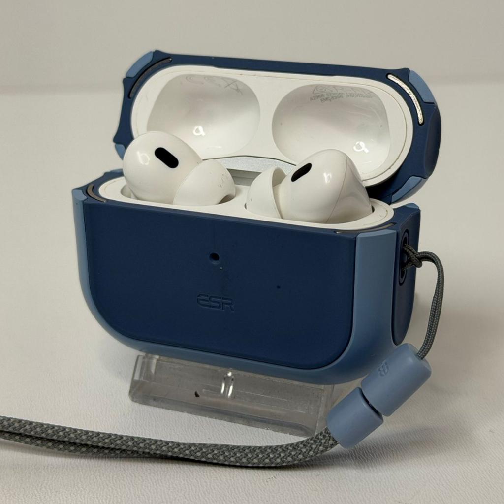 Apple Airpods Pro 2 USB-C + ESR Magsafe case | Nette staat