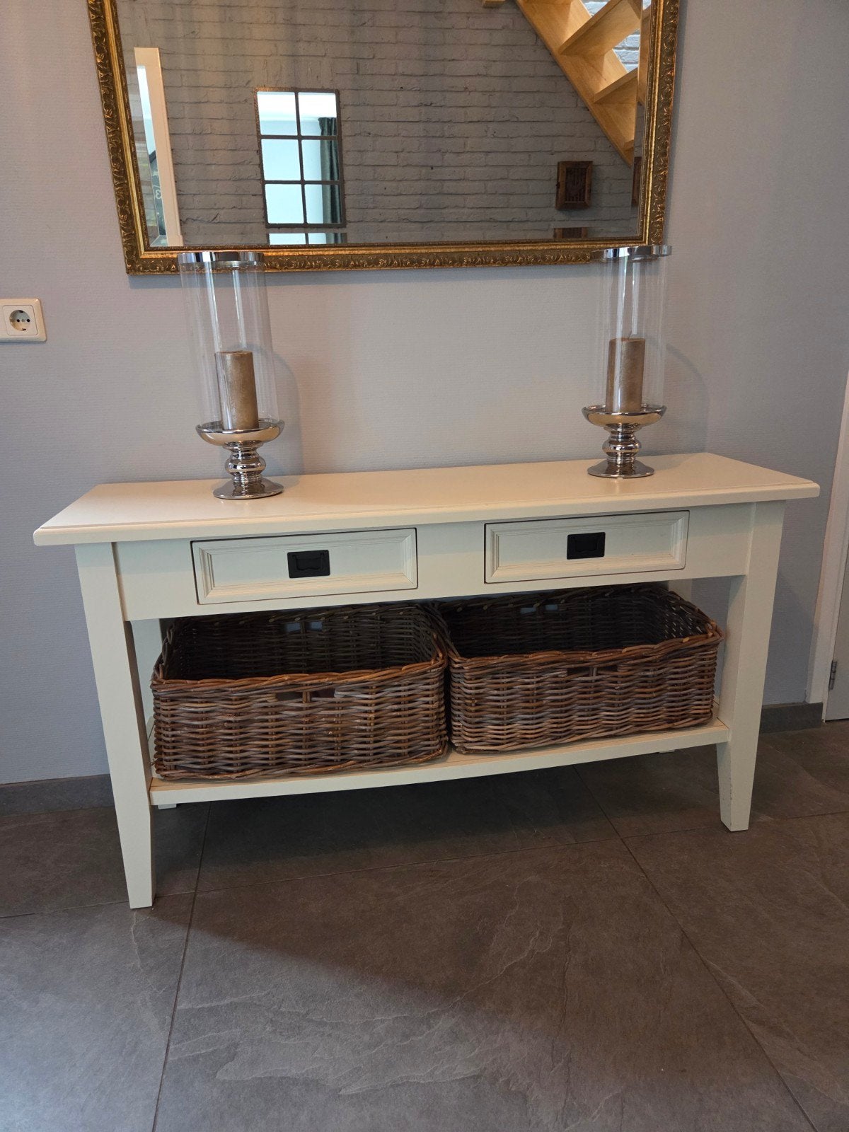 Witte sidetable met 2 rieten manden en 2 lades, Huis en Inrichting, Ophalen, Gebruikt, 100 tot 150 cm, Overige houtsoorten