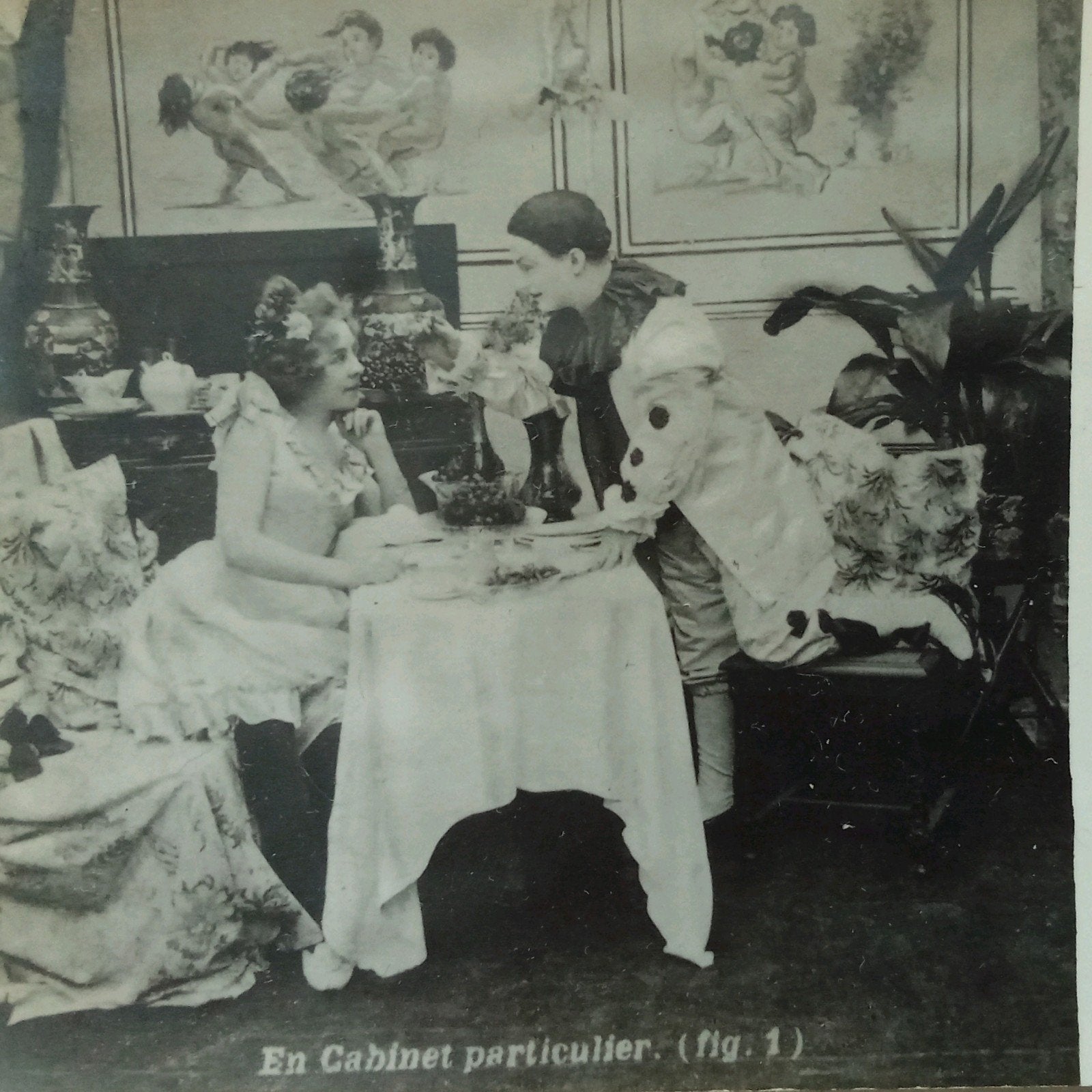 Stereofoto vrouw met Pierrot, Ophalen of Verzenden, Voor 1940, Gebruikt, Overige onderwerpen