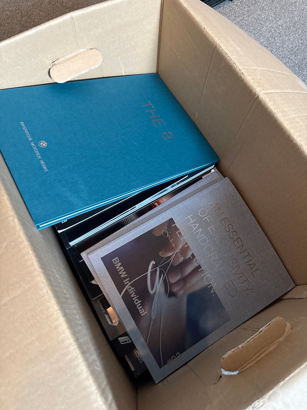 Doos vol BMW / MINI brochures en prijslijsten 2017/2018, Ophalen, Gelezen, BMW