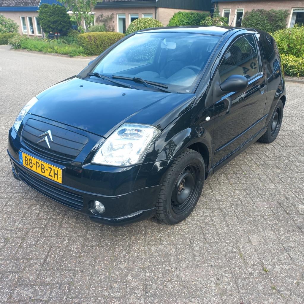 Citroën C2 1.1 I 2004 Zwart APK 20 mei 2027  €950,-, Voorwielaandrijving, 525 kg, 31 €/maand, 4 cilinders
