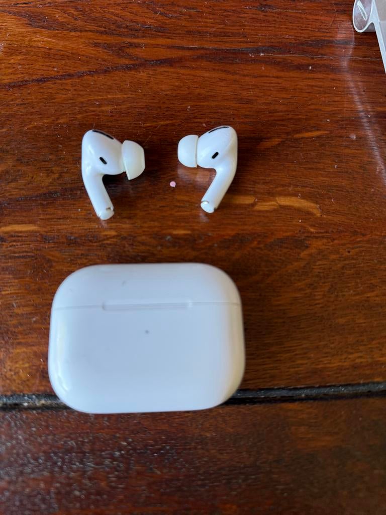 Apple AirPods Pro met oplaadcase, Ophalen of Verzenden, Gebruikt, Draadloos