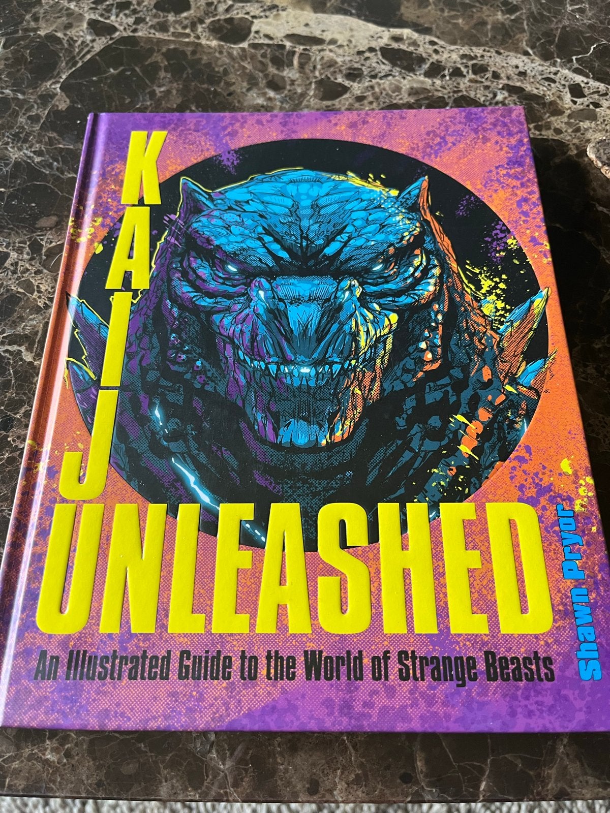 Kaiju Unleashed: Geïllustreerde Gids voor Vreemde Beesten, Boeken, Ophalen of Verzenden, Zo goed als nieuw, Amerika