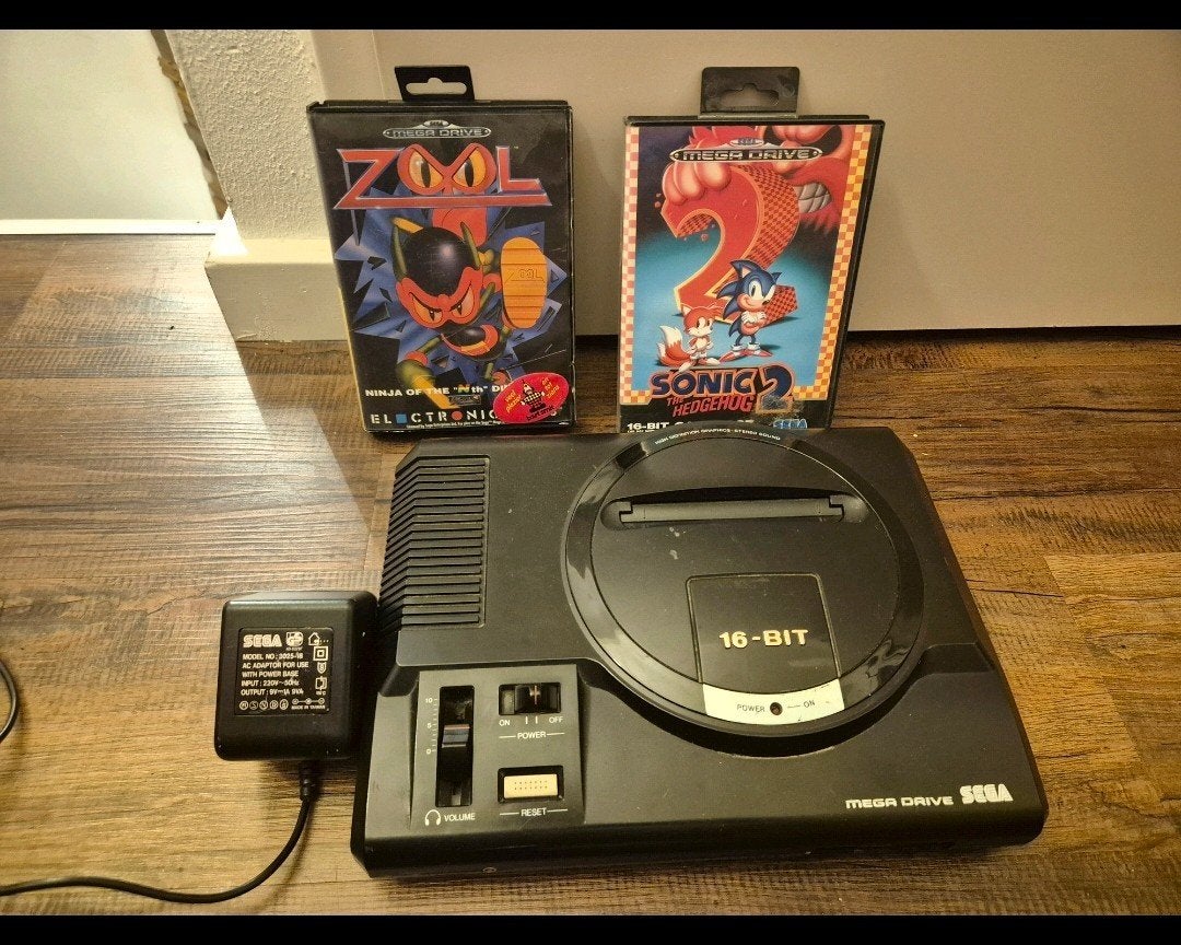 Sega Mega Drive met games (Zool en Sonic 2), Mega Drive, Ophalen of Verzenden, Met 1 controller, Gebruikt