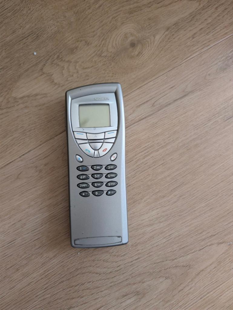 Nokia Communicator 9210 - Klassieke zaktelefoon, Gebruikt, Geen camera, Fysiek toetsenbord, Inklapmodel