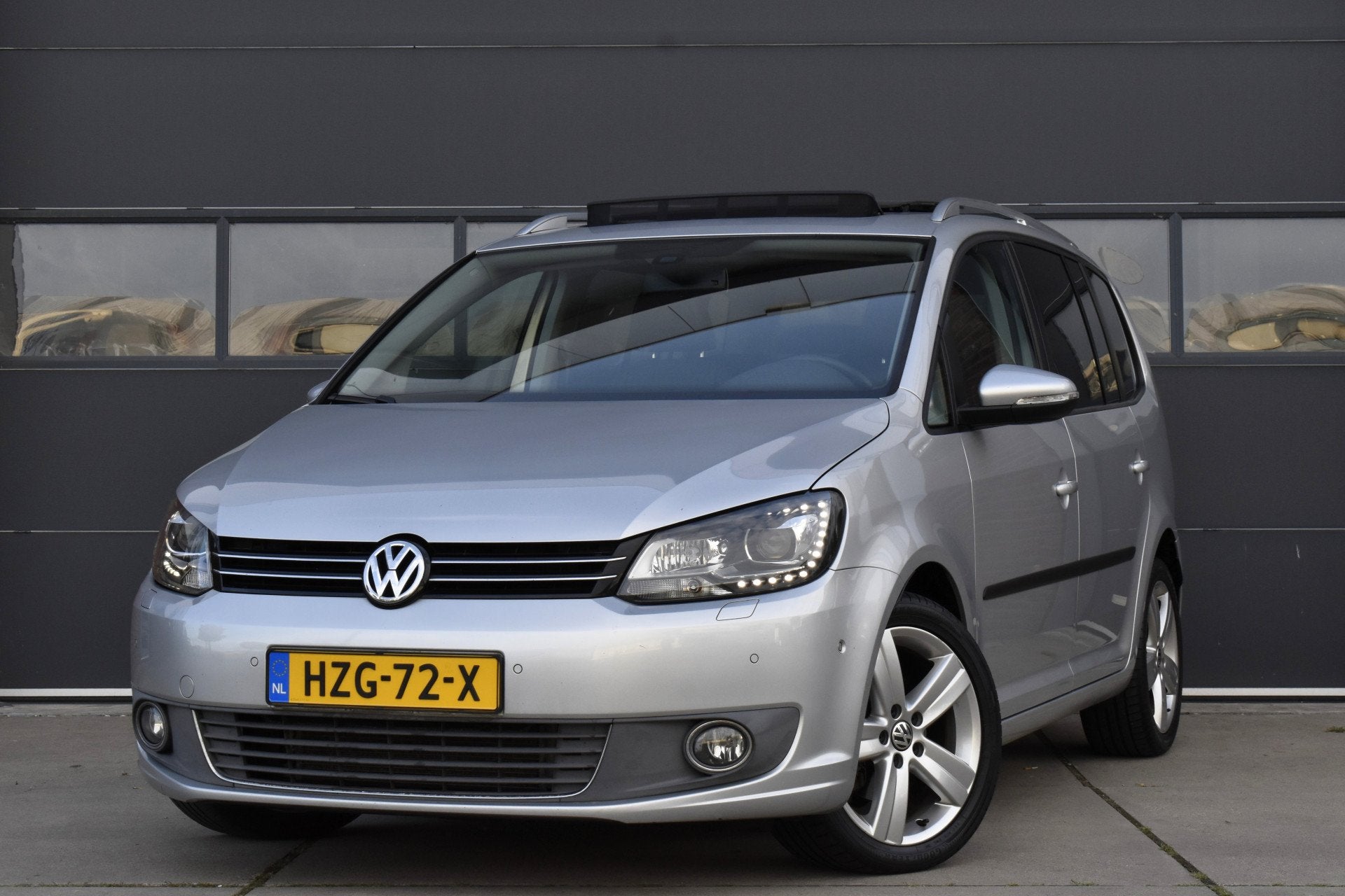 Volkswagen Touran 1.4 TSI Highline Pano - Camera - Navi - Xe, Euro 5, 15 km/l, Gebruikt, 4 cilinders